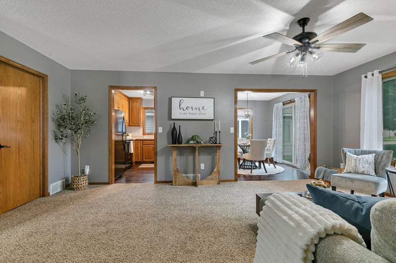 914 Willow Grove Cir, Waite Park, MN 56387