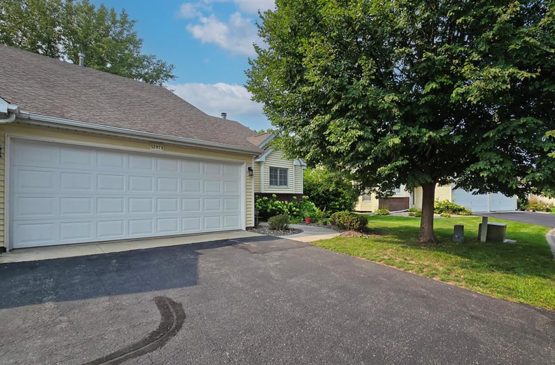 12973 Eastview Ct, Apple Valley, MN 55124
