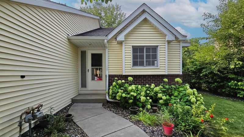 12973 Eastview Ct, Apple Valley, MN 55124
