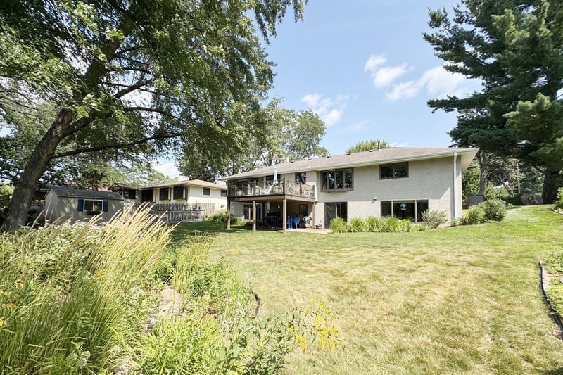 165 Hartman Cir NE, Fridley, MN 55432