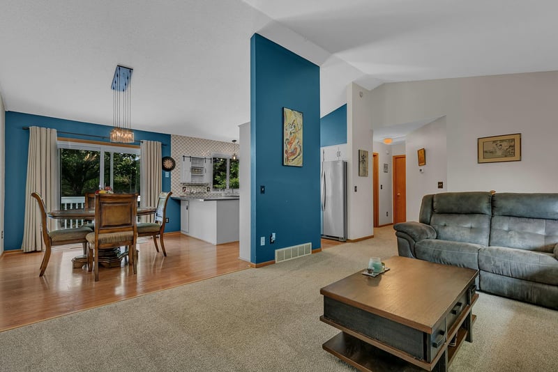 3113 Partridge Cir, Saint Cloud, MN 56301