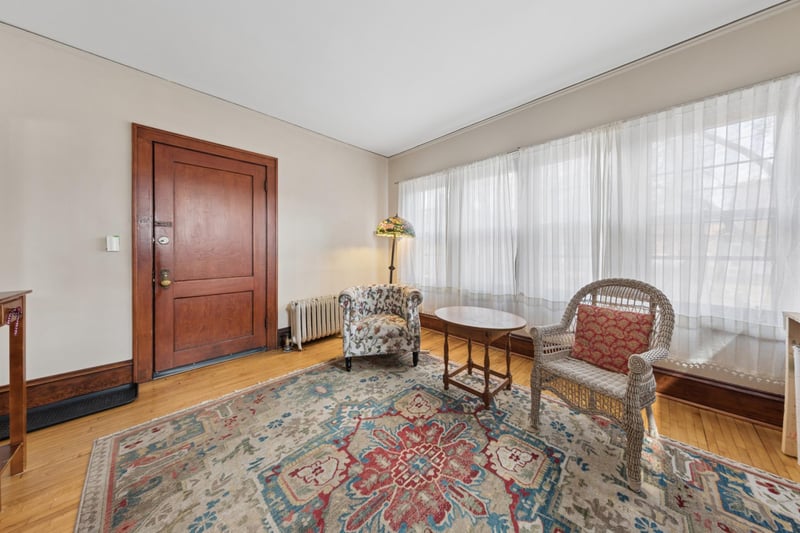 611 E 16th St #1, Minneapolis, MN 55404