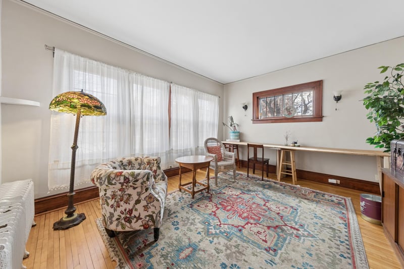 611 E 16th St #1, Minneapolis, MN 55404