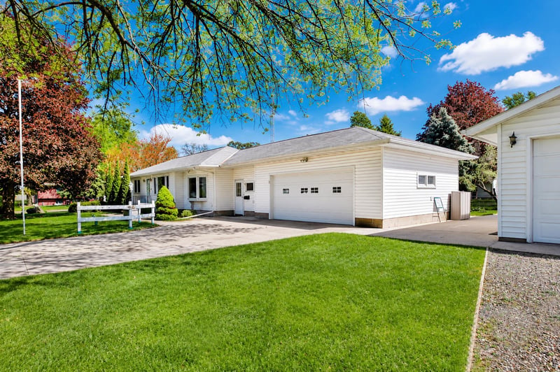 847 17th St NE, Owatonna, MN 55060