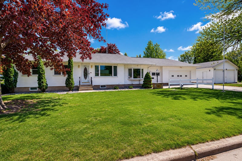 847 17th St NE, Owatonna, MN 55060