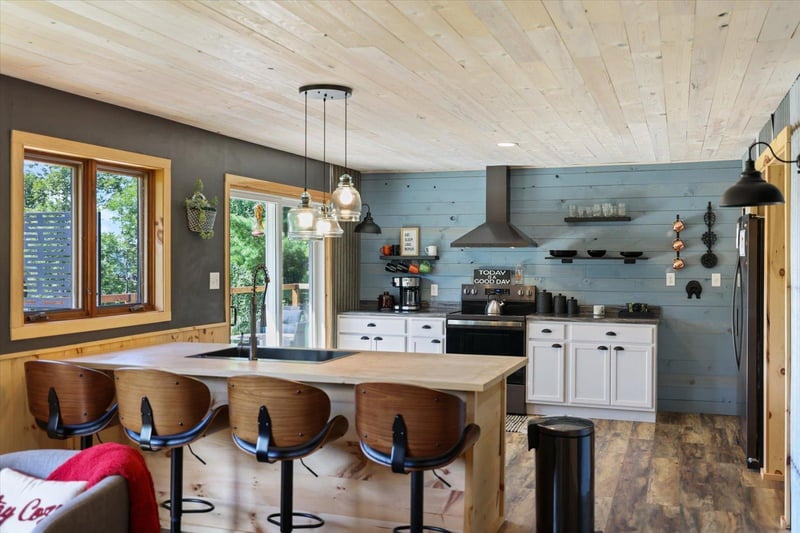 1756 Grant Mcmahan Blvd, Ely, MN 55731