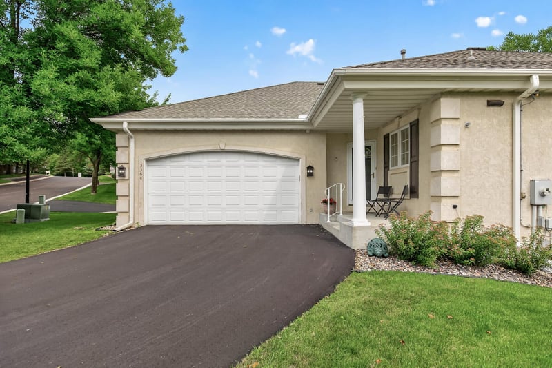 13364 Hummingbird Dr, Apple Valley, MN 55124