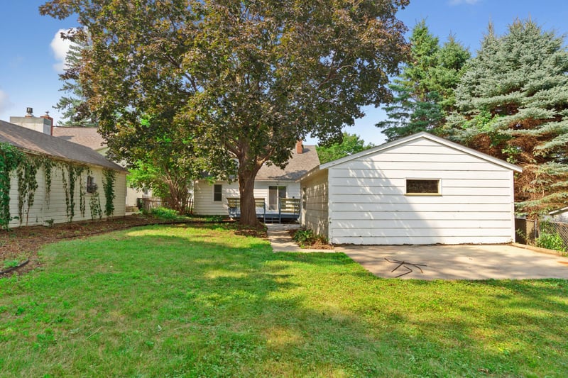 814 11th St NW, Rochester, MN 55901