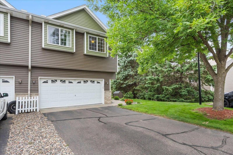 1180 122nd Ln NE, Blaine, MN 55434