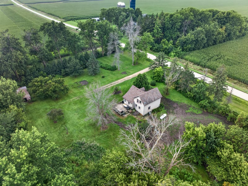 33286 650th Ave, Sargeant, MN 55973
