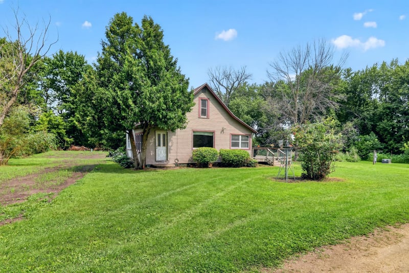 33286 650th Ave, Sargeant, MN 55973