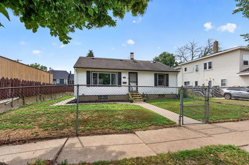 474 Hopkins St, Saint Paul, MN 55130