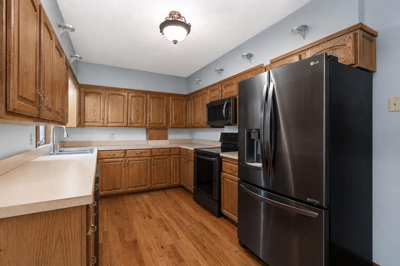 127 Higbie Ave E, Minnesota Lake, MN 56068