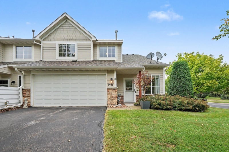 1495 Riverpointe Rd #F, Watertown, MN 55388