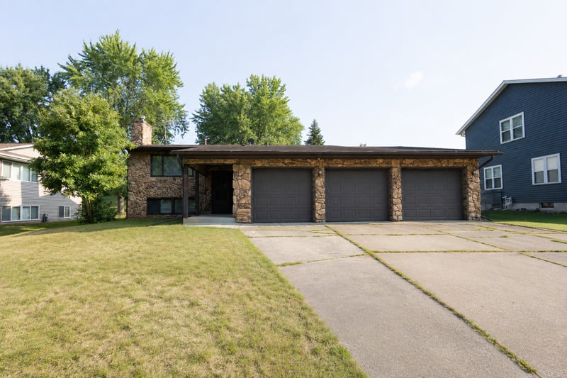 7797 Woodpark Blvd, Woodbury, MN 55125