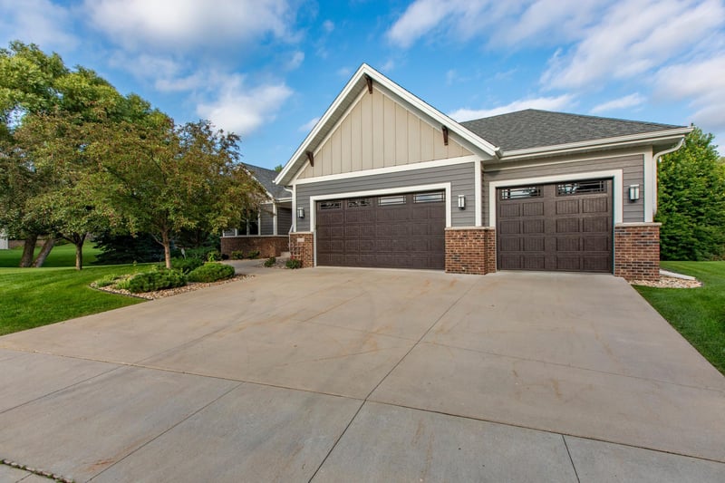 5124 Scenic Oak Dr SW, Rochester, MN 55902
