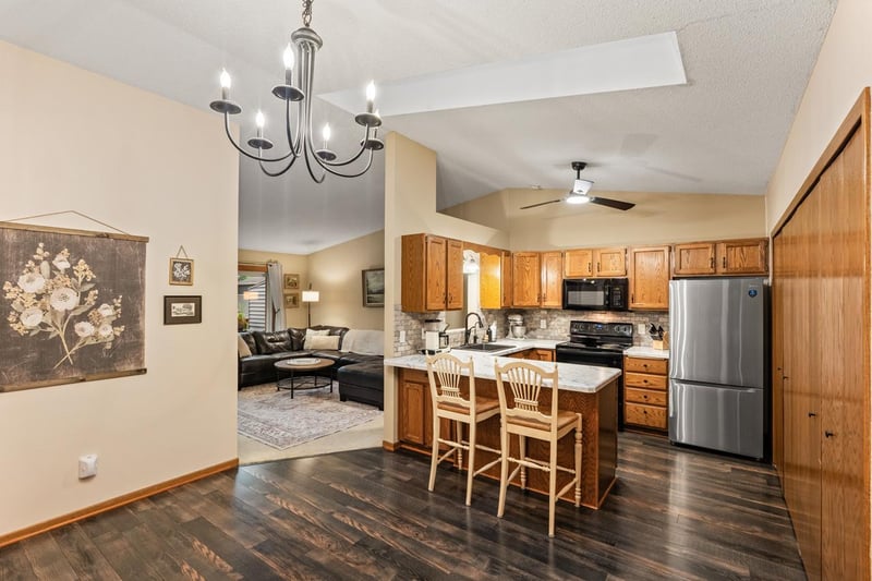 14210 44th Pl N #1, Plymouth, MN 55446