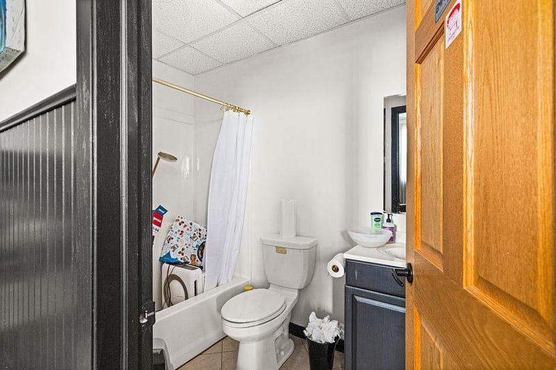 1132 E 9th St, Duluth, MN 55805