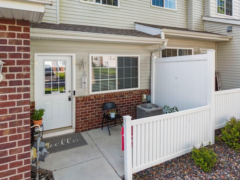6133 Maclynn Ave NE, Albertville, MN 55301