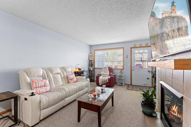 6133 Maclynn Ave NE, Albertville, MN 55301