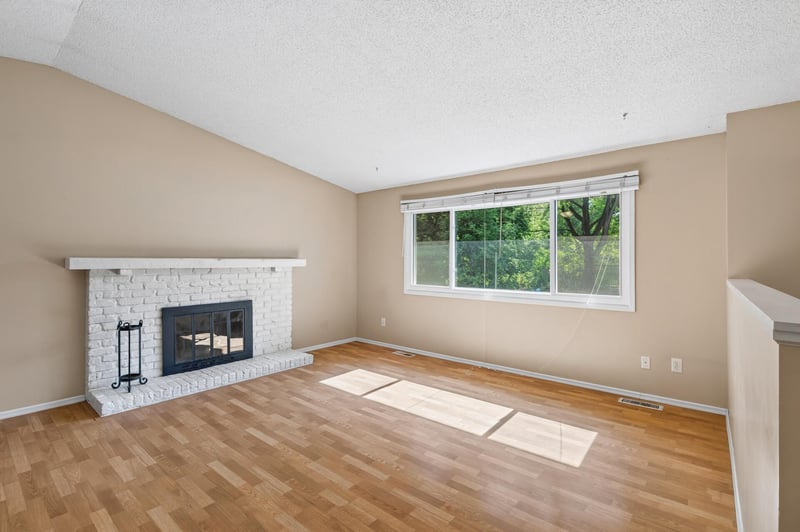 7631 Ontario Blvd, Eden Prairie, MN 55344