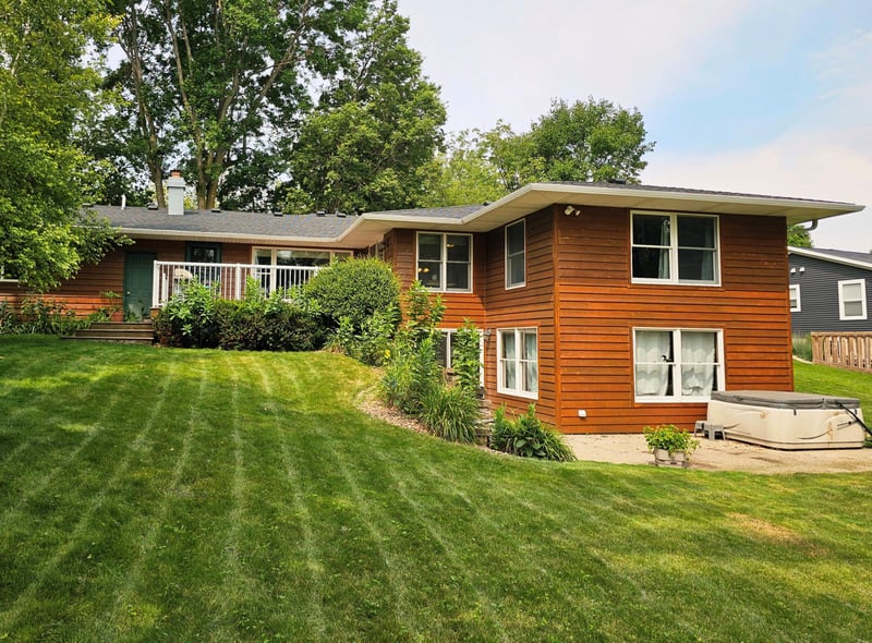 1909 Country Club Dr NE, Willmar, MN 56201