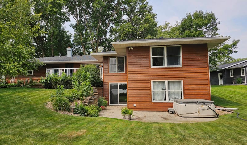 1909 Country Club Dr NE, Willmar, MN 56201