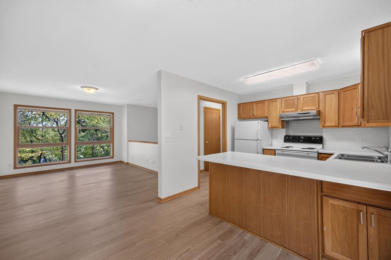 6463 Delilah Ave, Inver Grove Heights, MN 55076