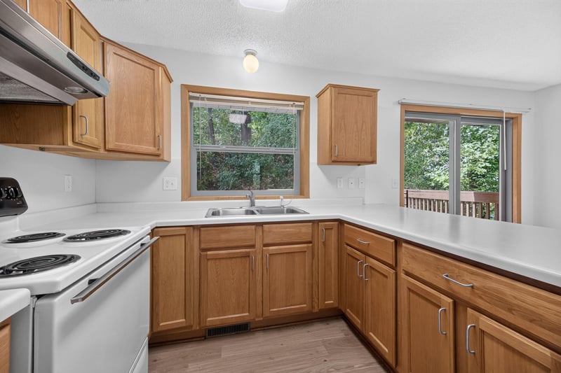 6463 Delilah Ave, Inver Grove Heights, MN 55076
