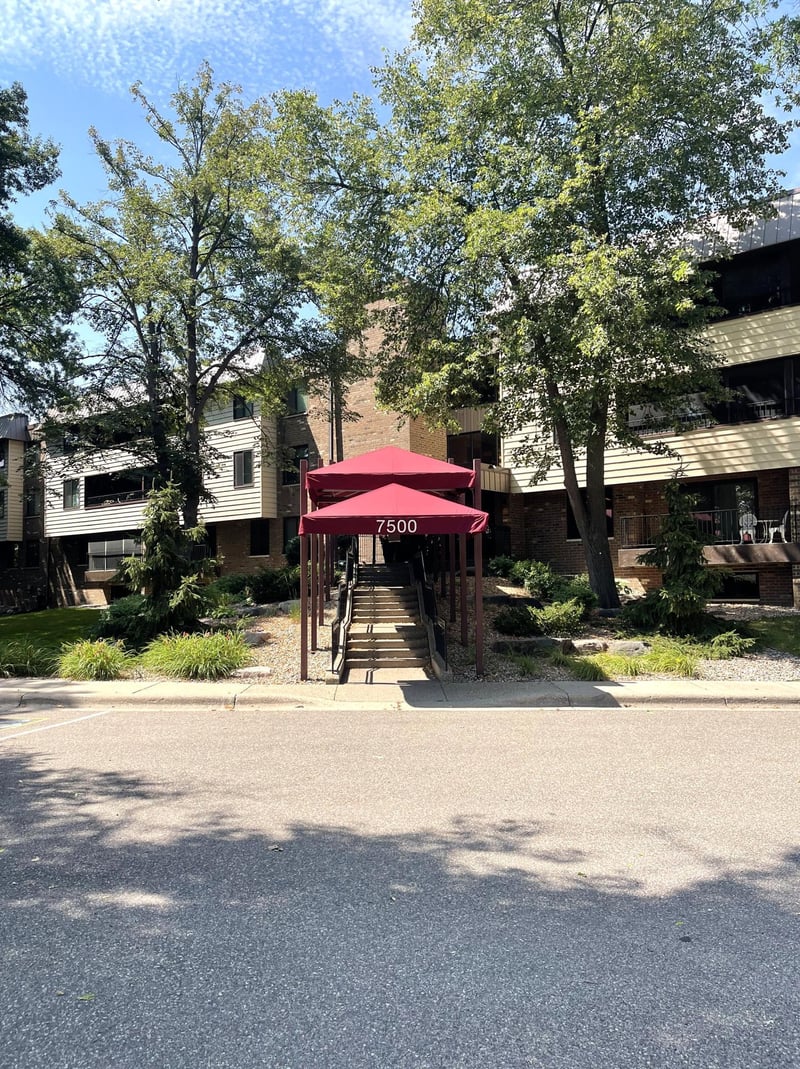 7500 Cahill Rd #311C, Edina, MN 55439