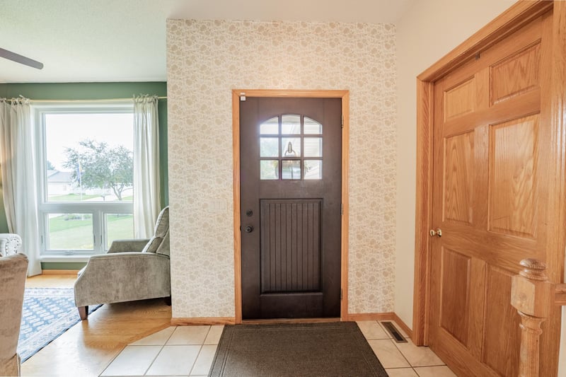 1704 Sierra Dr S, Eau Claire, WI 54701