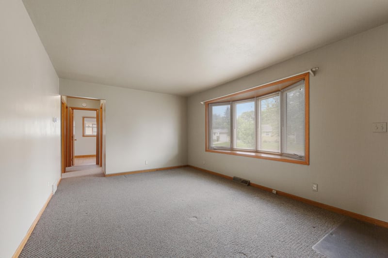 120 N Manitou Dr, Mankato, MN 56001