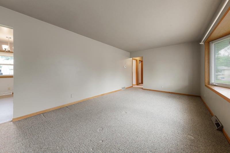 120 N Manitou Dr, Mankato, MN 56001