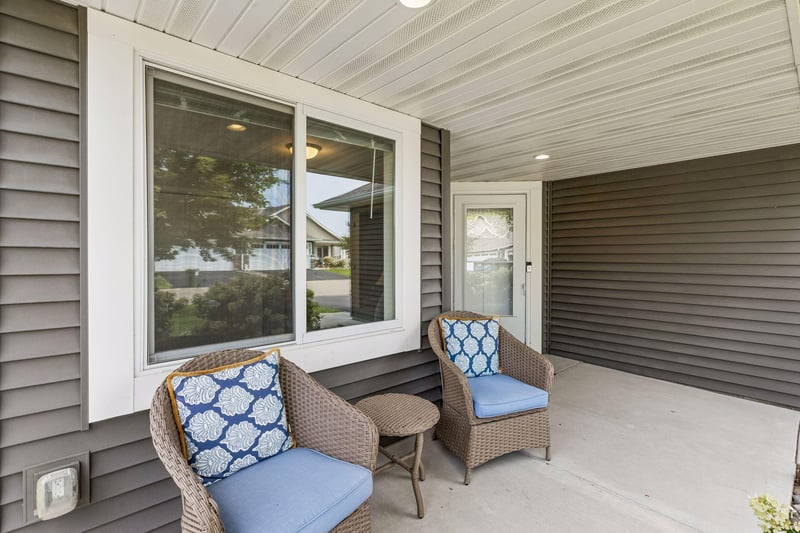10105 3rd St NE, Blaine, MN 55434