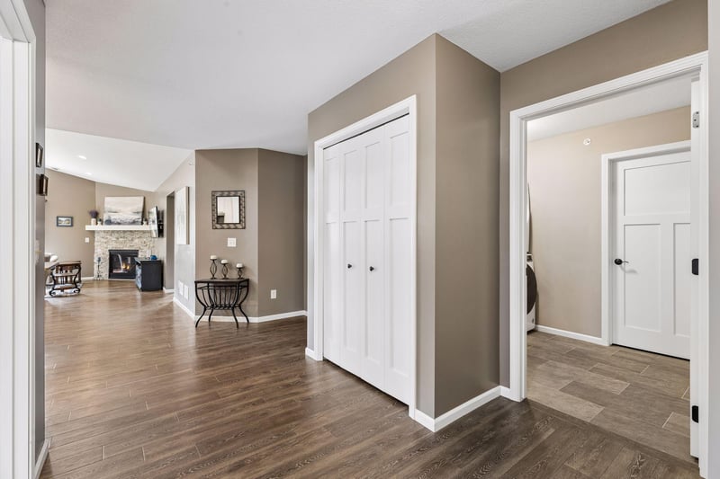 10105 3rd St NE, Blaine, MN 55434