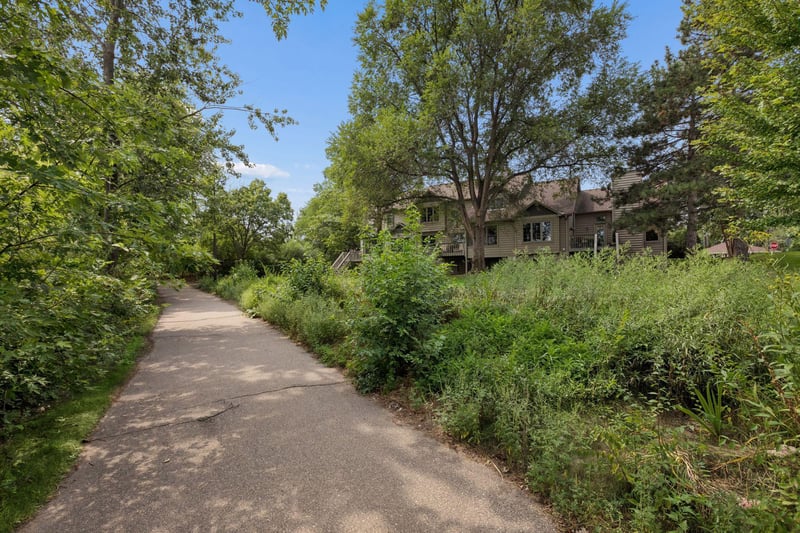 608 Sullivan Dr NE, Columbia Heights, MN 55421