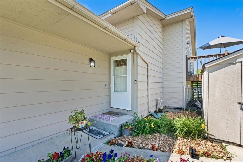 7194 Upper 17th St N, Oakdale, MN 55128