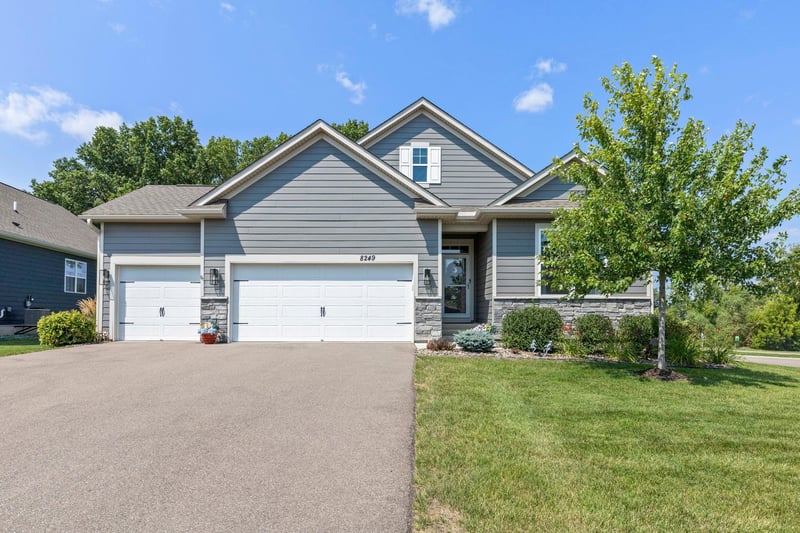 8249 183rd St W, Lakeville, MN 55044