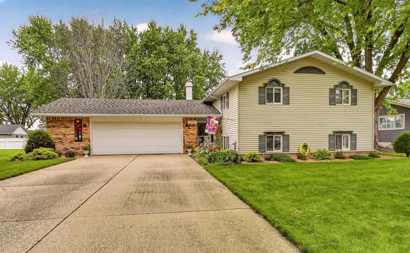 848 15th St SE, Owatonna, MN 55060
