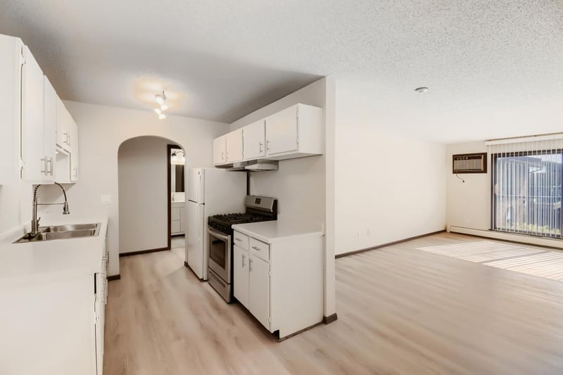 7350 York Ave S #204, Edina, MN 55435
