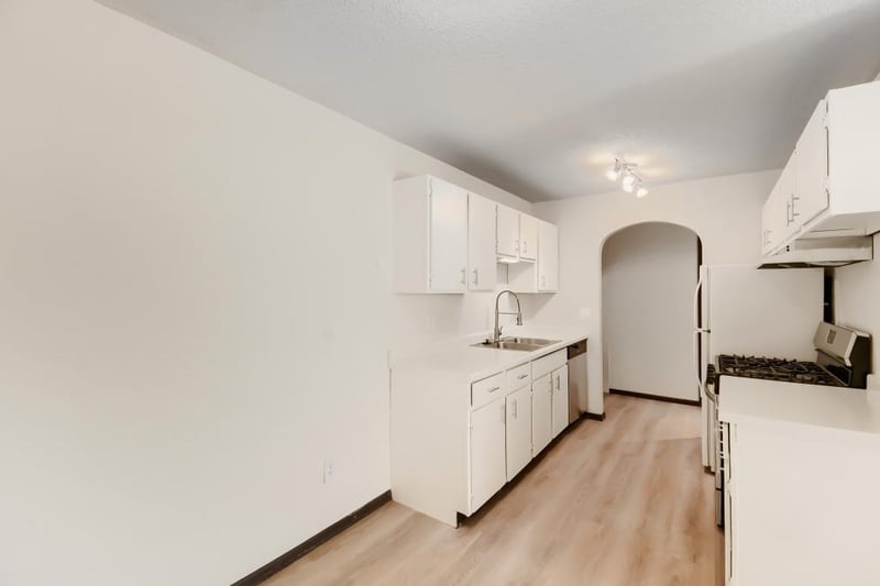 7350 York Ave S #204, Edina, MN 55435