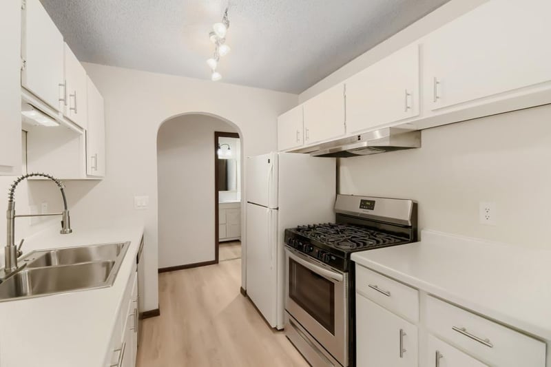 7350 York Ave S #204, Edina, MN 55435