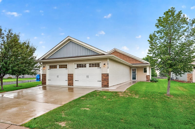 1012 Golden Way NW, Isanti, MN 55040