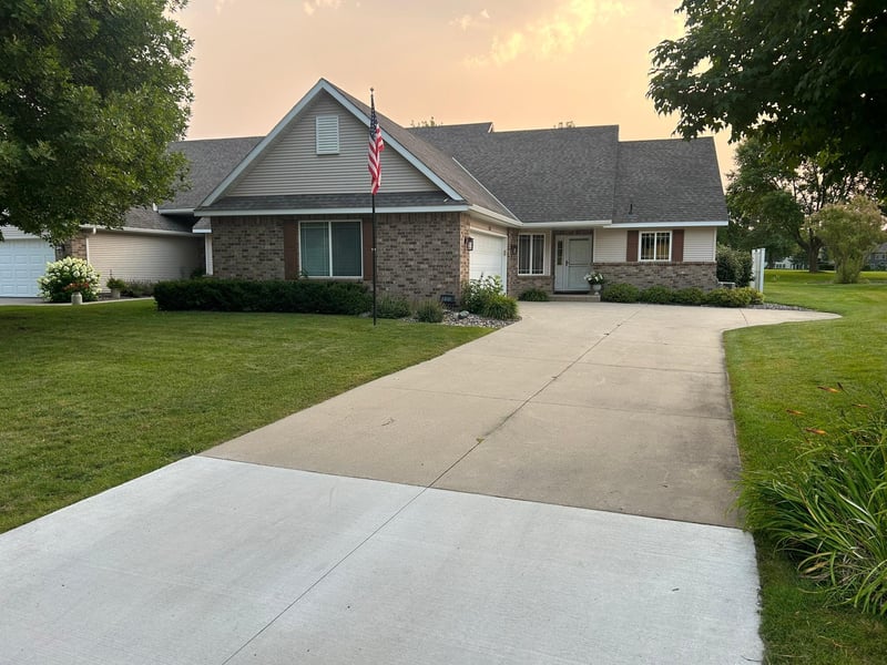 3310 Eagle Ridge Dr W, Willmar, MN 56201