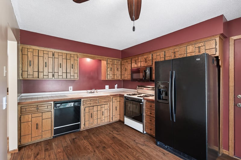 8211 Sheridan Ave N, Brooklyn Park, MN 55444