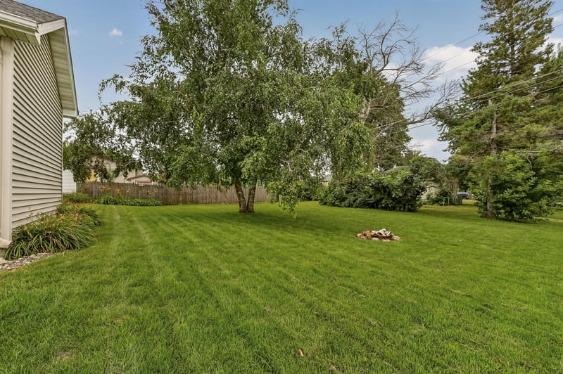 113 1st St SW, Dodge Center, MN 55927