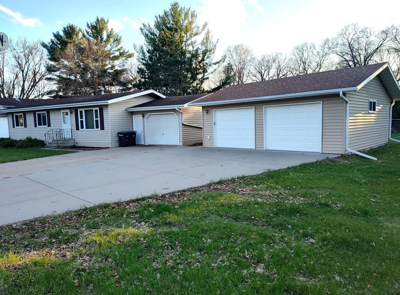 217 8th St NW, Little Falls, MN 56345