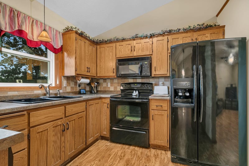 801 Sunwood Park Dr, Waite Park, MN 56387