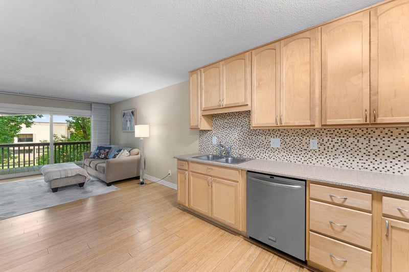 2800 Hamline Ave N #313, Roseville, MN 55113