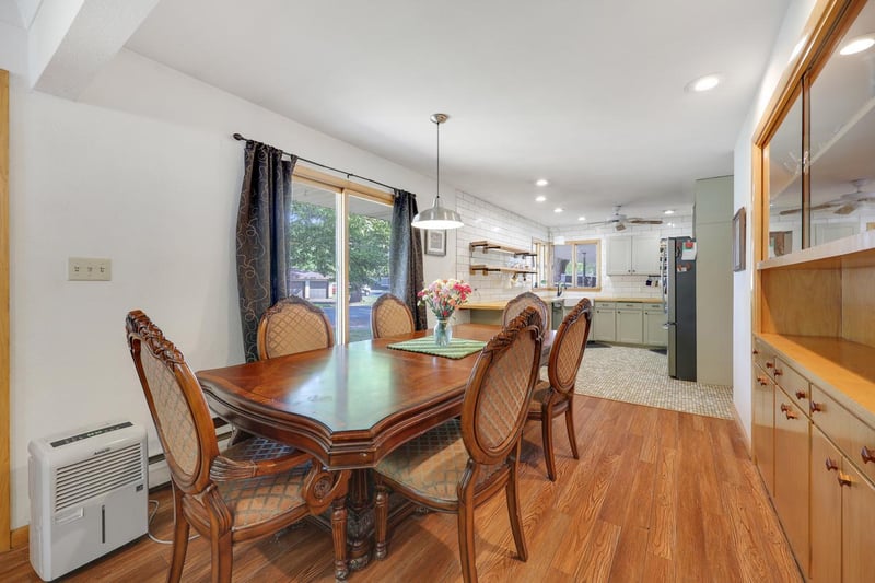 505 4th St S, Princeton, MN 55371